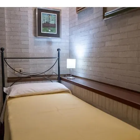 Séjour chez l'habitant Residenza Alberghiera Over 65 Leinì